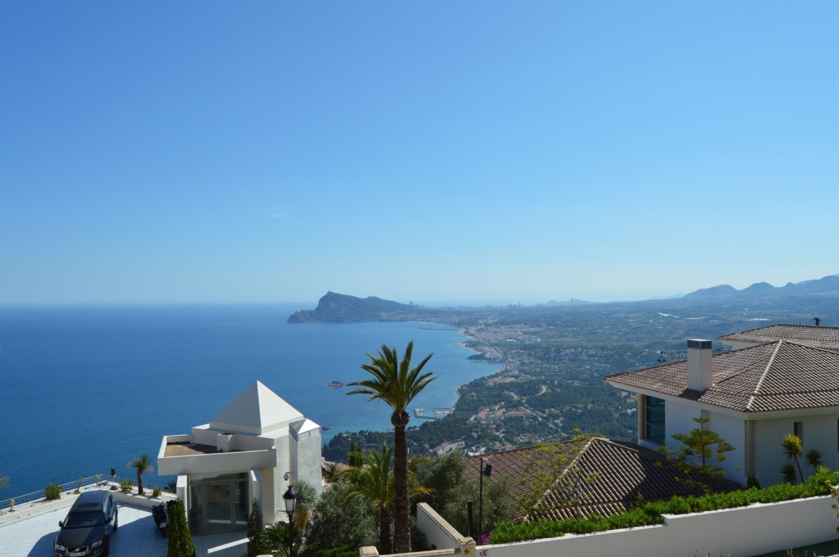 Villa for sale in Altea