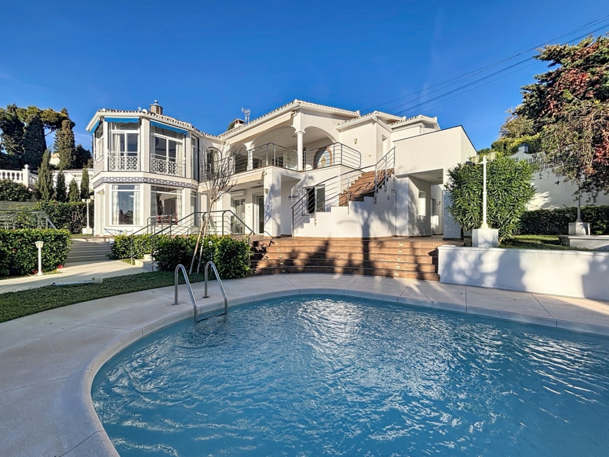 Villa for sale in Caleta de Vélez
