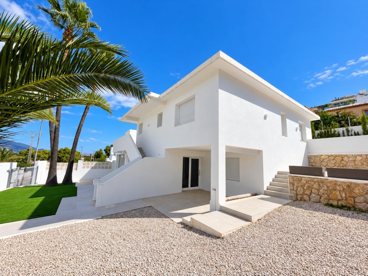 Villa for sale in Albir